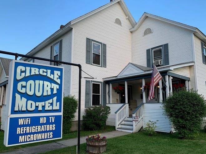 Circle court motel