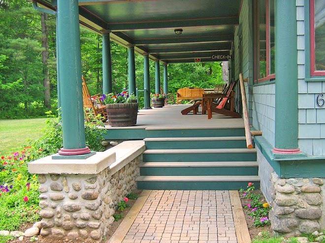 Trail's end inn