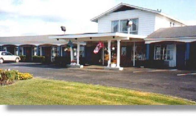 Four seasons motel