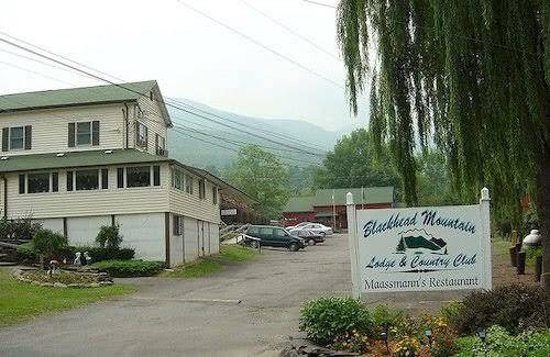 Blackhead mountain lodge and country club