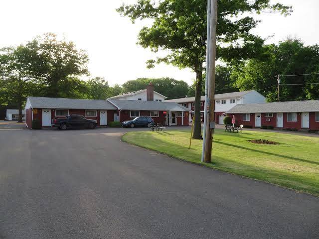 Red ranch inn