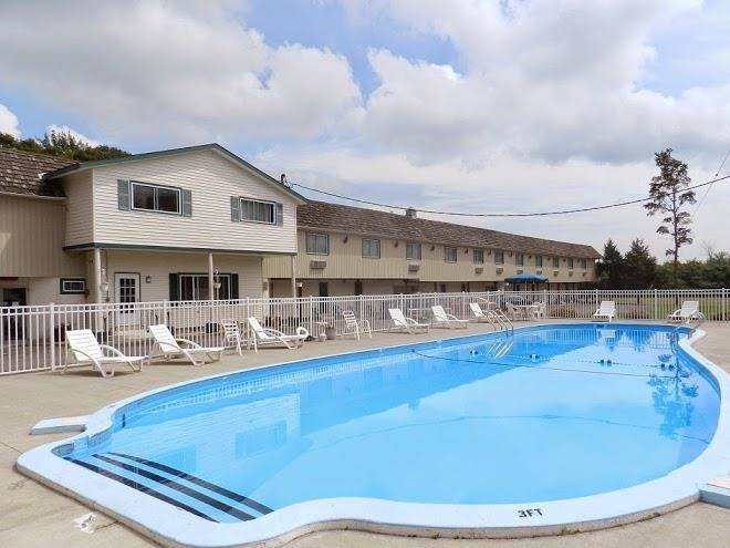 C way resort motel