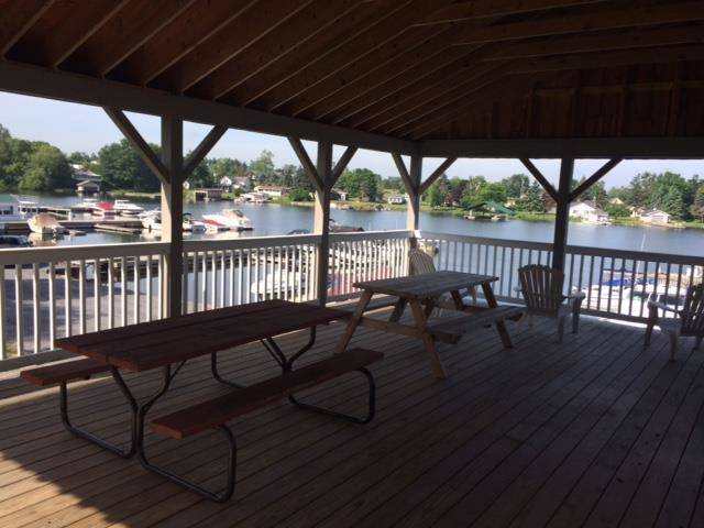 Thousand islands marina