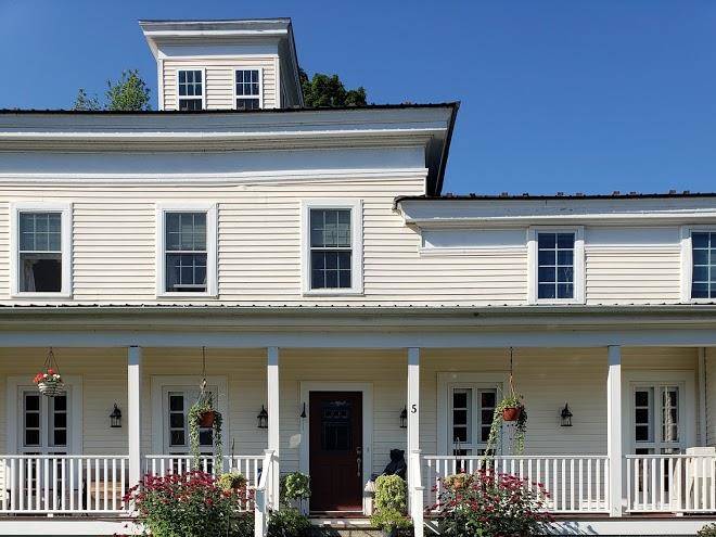 Holcomb's bed and breakfast
