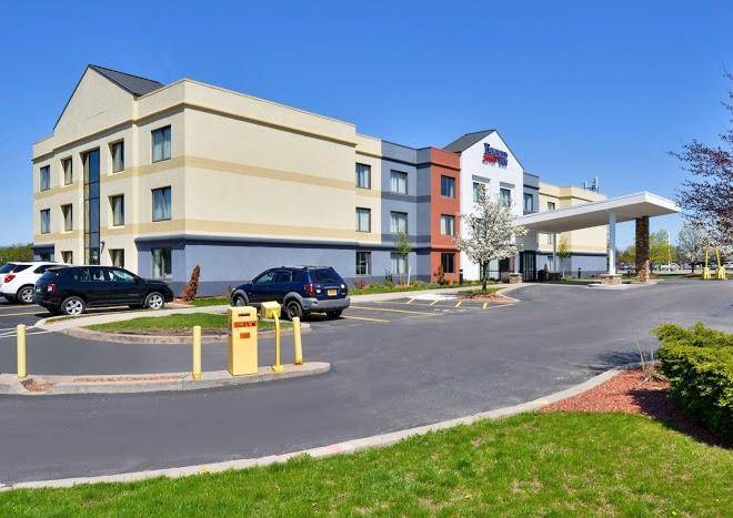 Fairfield Inn By Marriott Rochester Airport Image