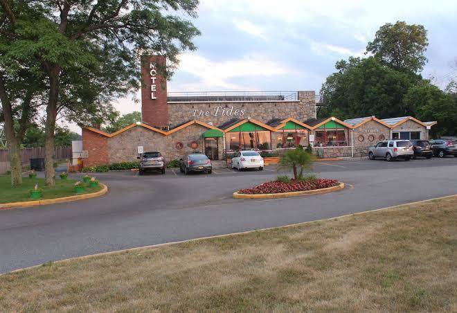 The tides motor inn