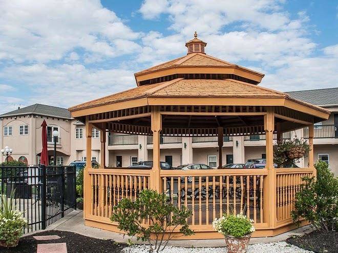 Econo Lodge At The Falls North Image