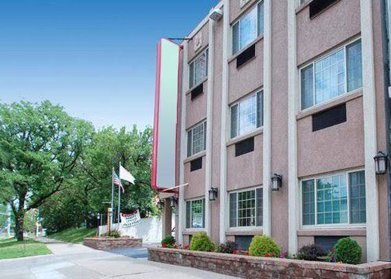 Quality inn & suites downtown