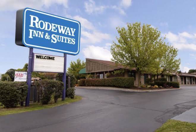 Rodeway Inn & Suites Liverpool Image