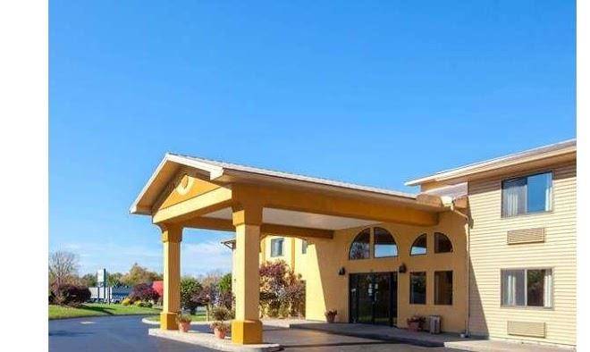 Super 8 By Wyndham Liverpool Clay Syracuse Area Image