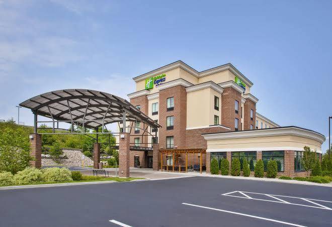 Holiday inn express & suites geneva finger lakes