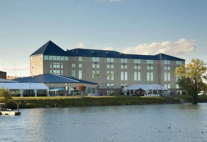 Ramada plaza by wyndham geneva lakefront resort