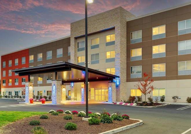 Holiday inn express & suites middletown goshen