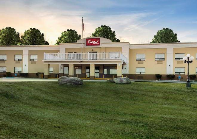 Red roof inn & suites newburgh stewart airport