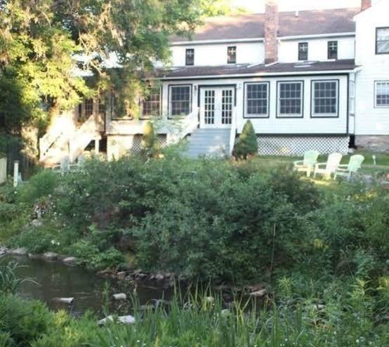 Hayden creek inn