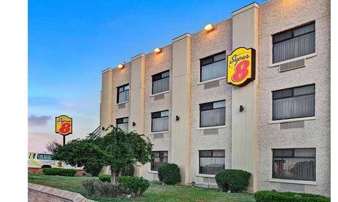 Super 8 by wyndham jamaica north conduit