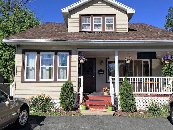 Victorian Motel Image