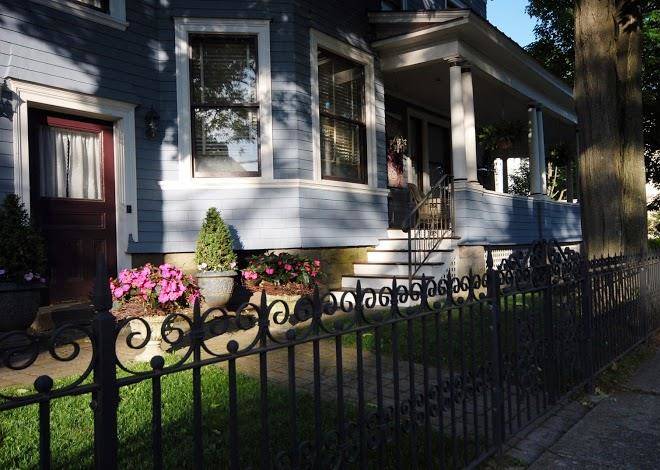 Circular manor bed and breakfast