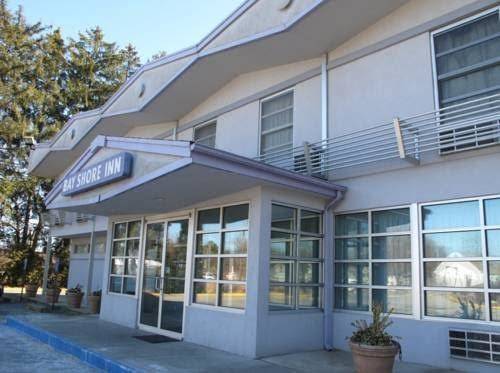 Bay shore inn