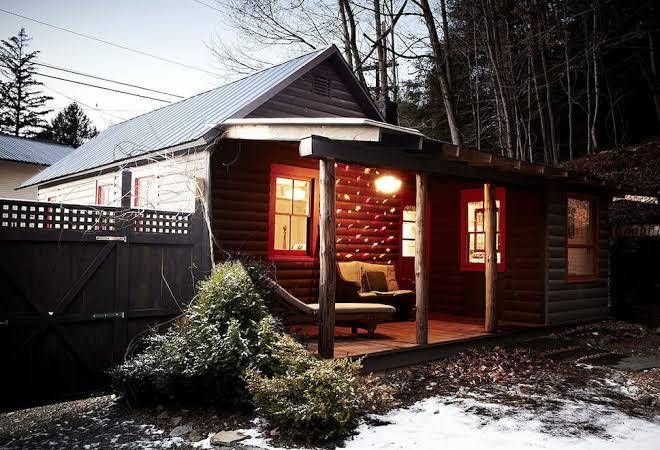 The stickett inn