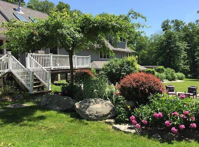 Bernetta's place inn by the lake