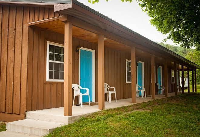Blue hill lodge & cafe