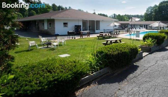Blue moon motel