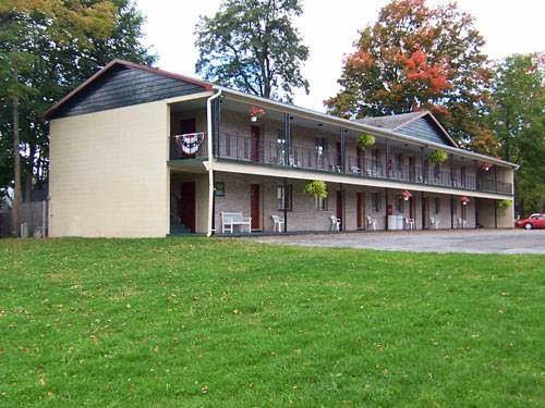 Park Lake Motel Image