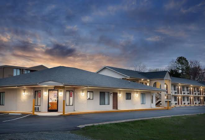 Super 8 by wyndham burlington nc