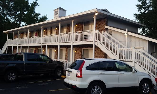 Gray gull motel