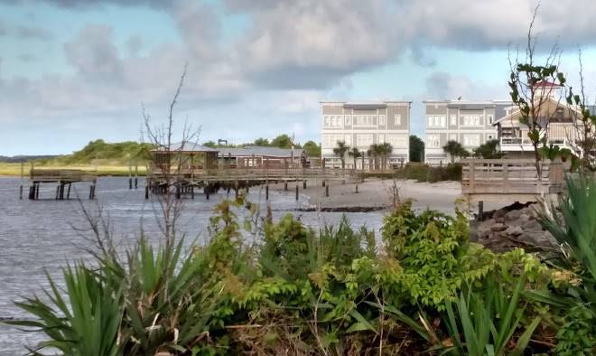 Lois jane's riverview inn