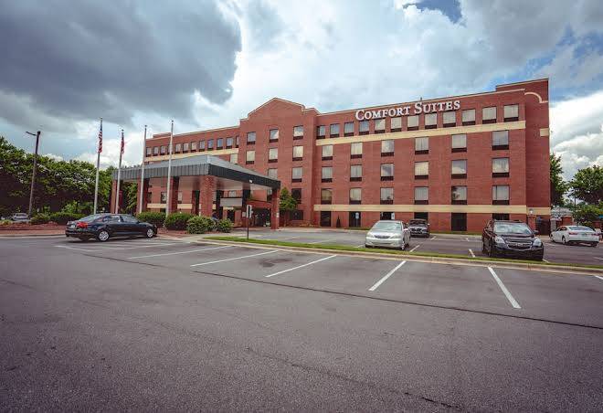 Comfort Suites Outlet Center Image