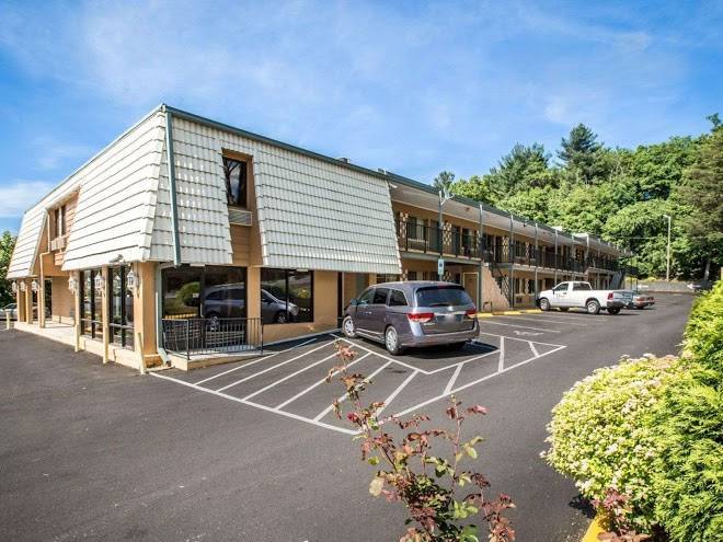 Econo lodge biltmore