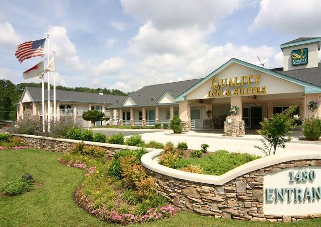 Quality Inn & Suites Biltmore East Image