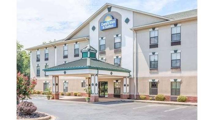Days inn & suites by wyndham morganton