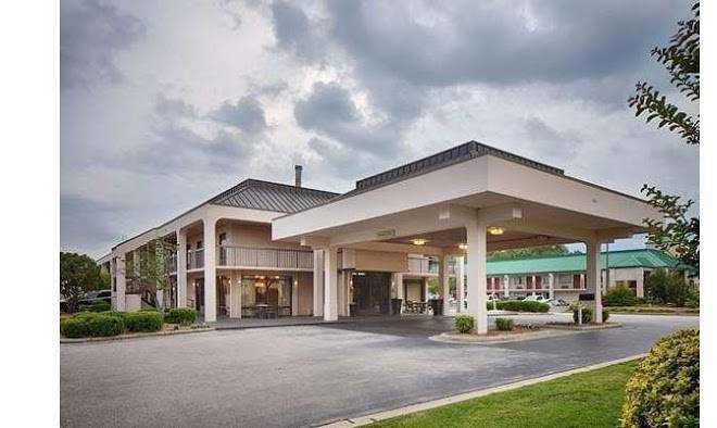 Baymont By Wyndham Fayetteville I 95 Image