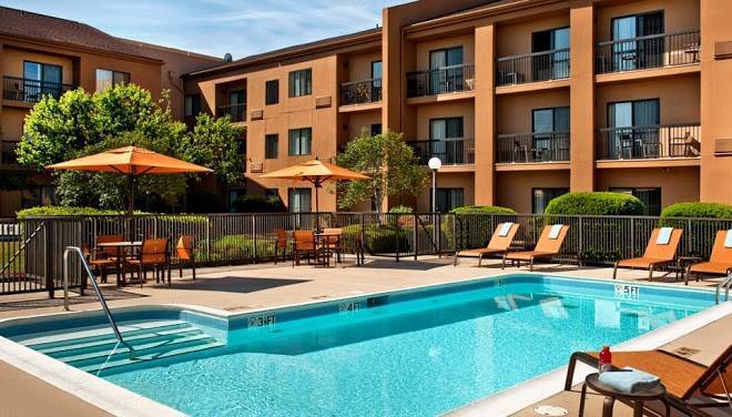 Courtyard by marriott fayetteville