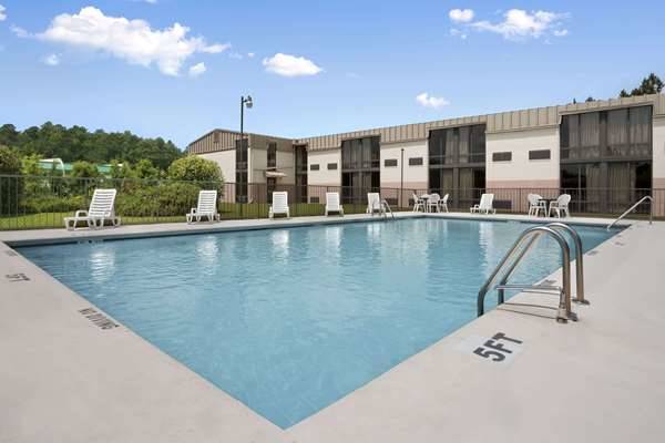 Days inn by wyndham fayetteville south i 95 exit 49