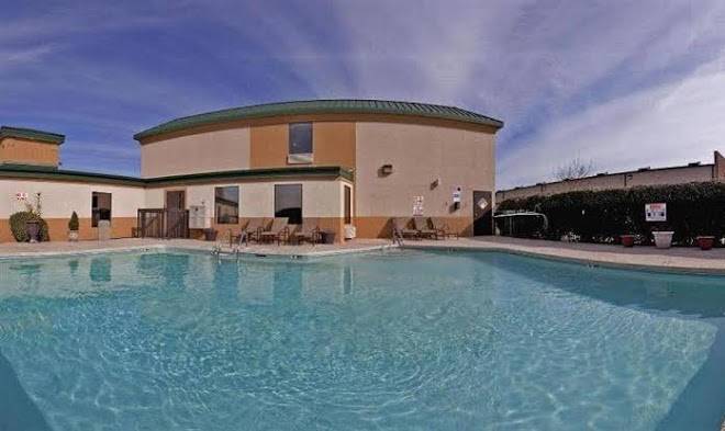 Holiday inn express & suites fayetteville nw spring lake