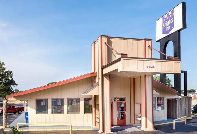 Knights inn fayetteville