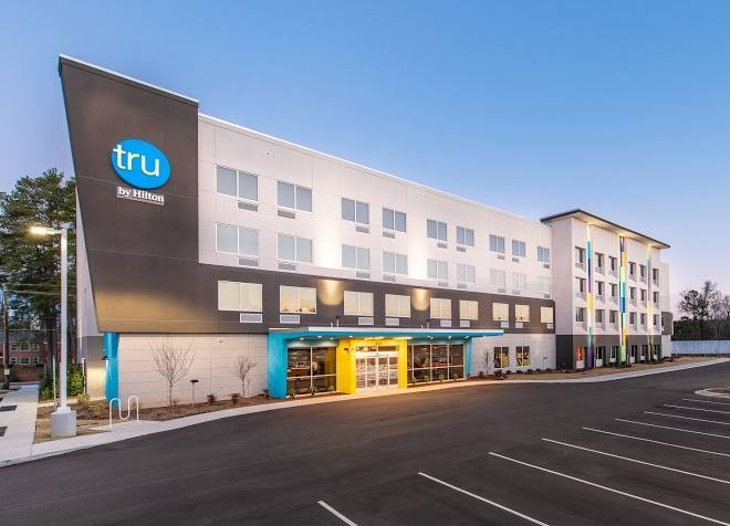 Tru by hilton fayetteville i 95