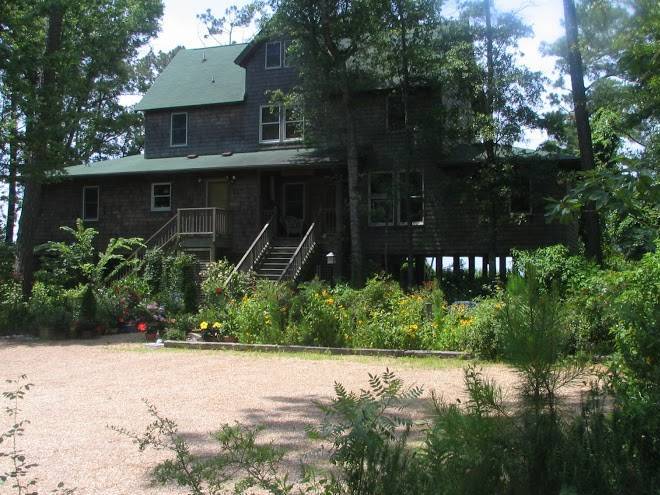 The Cypress Moon Inn Image