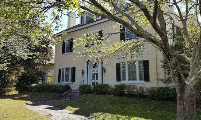 Morehead manor bed and breakfast