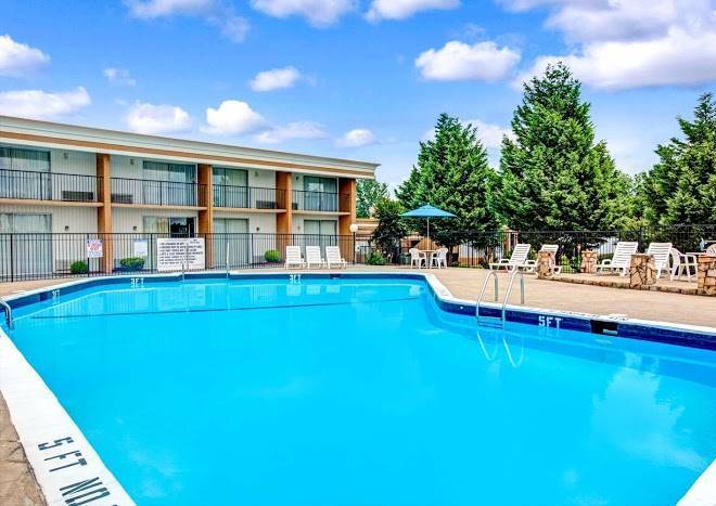 Days Inn By Wyndham Gastonia West Charlotte Kings Mountain Image