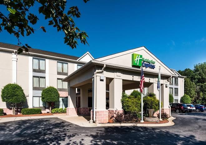 Holiday inn express & suites charlotte arpt belmont