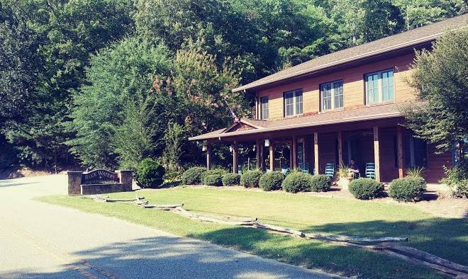 Blue waters mountain lodge