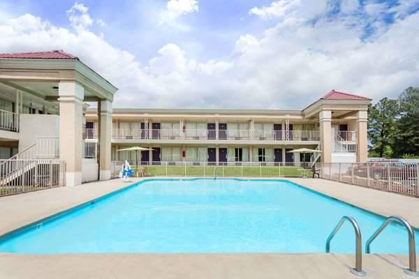 Days inn by wyndham greensboro airport