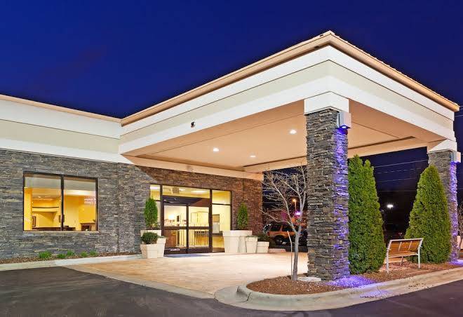 Holiday Inn Express Greensboro I-40 @ Wendover