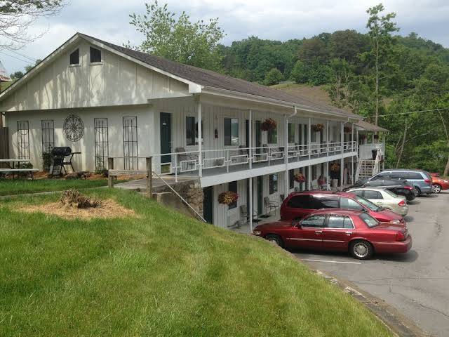 Hearth & Home Inn Image