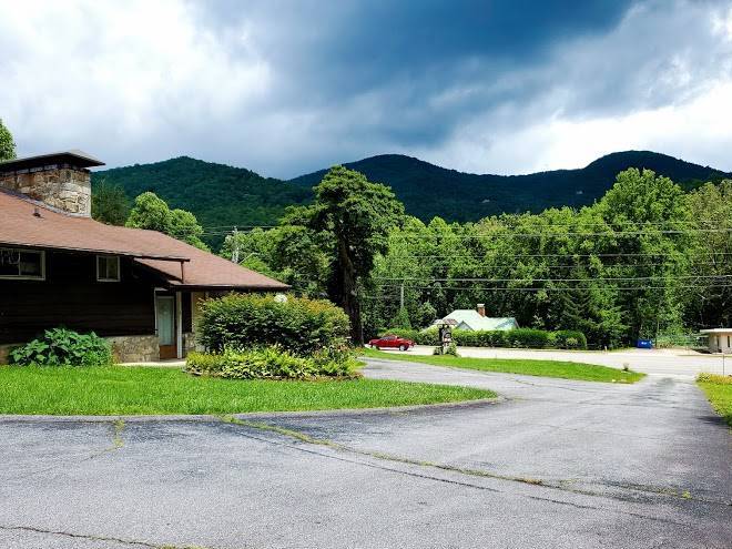 Tanglewood motel and log cabins